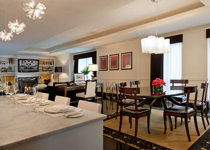 Waldorf Astoria Chicago